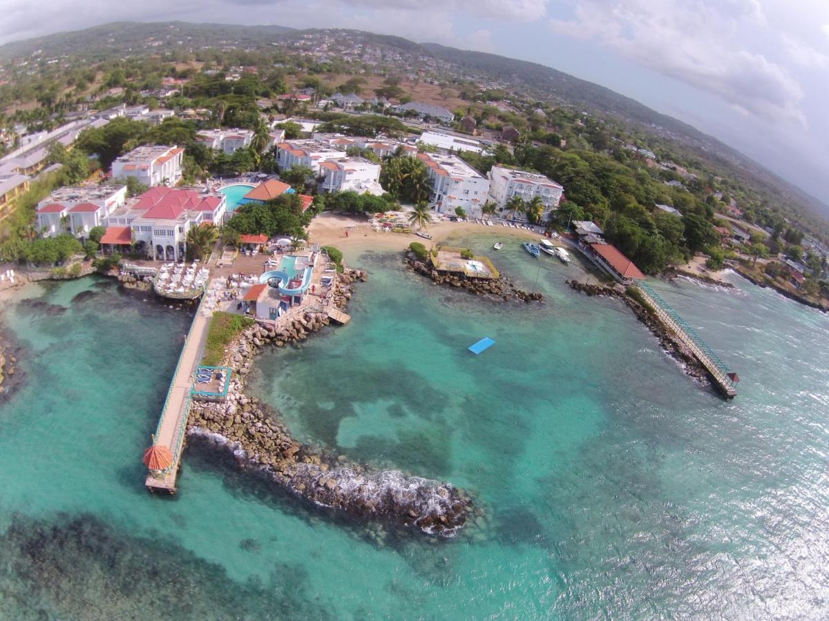 Franklyn D Resort & Spa All Inclusive Runaway Bay Buitenkant foto